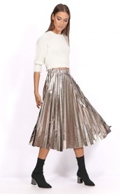 Эффектная серебряная юбка-плиссе